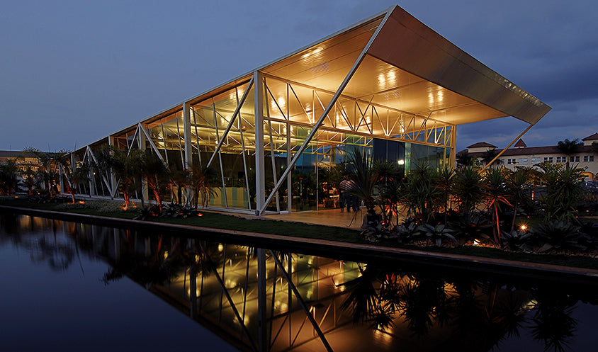 Entre arte e construção: a poesia do aço na obra do arquiteto João Diniz